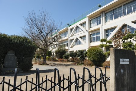 ���ӊ��@�y���w�Z�z����a�s����񒆊w�Z�F300m