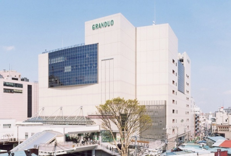 ���ӊ��@�y�V���b�s���O�{�݁z�O�����f���I����F750m